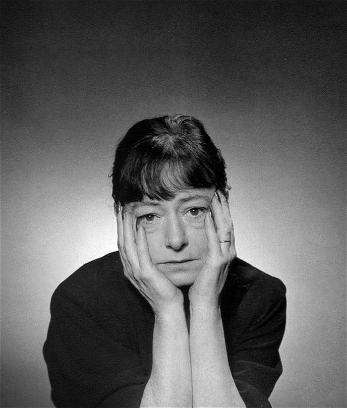 Click to read a very complete website devoted to Dorothy Parker and her Era.